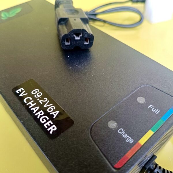 EV CHARGER [IMPORTED 69.2V+6A] Leaf 60v 6amp Lifepo4 charger
