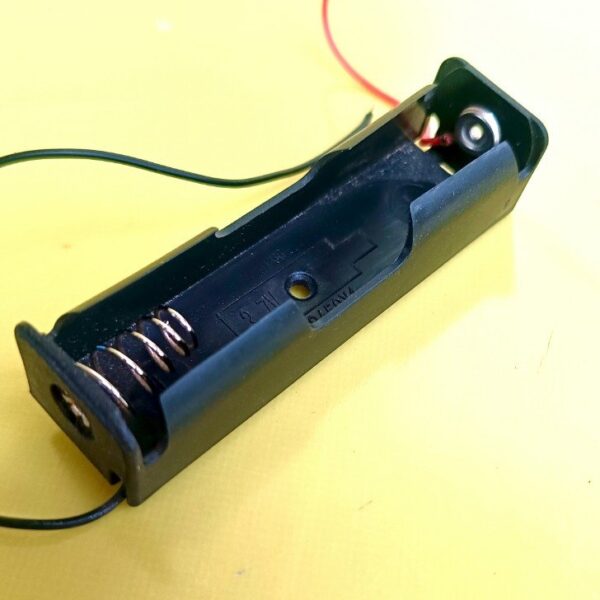 18650 holder with wire